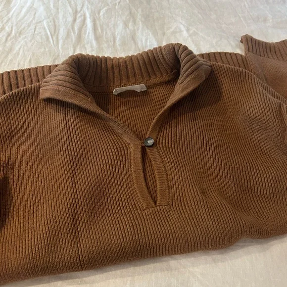 Everlane Women's Brown Crew Neck Sweater - Picture 3 of 3
